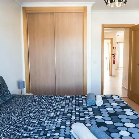 Baleal: Sunshine By The Pool