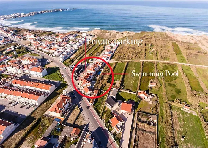 Baleal: Sunshine By The Pool Apartamento